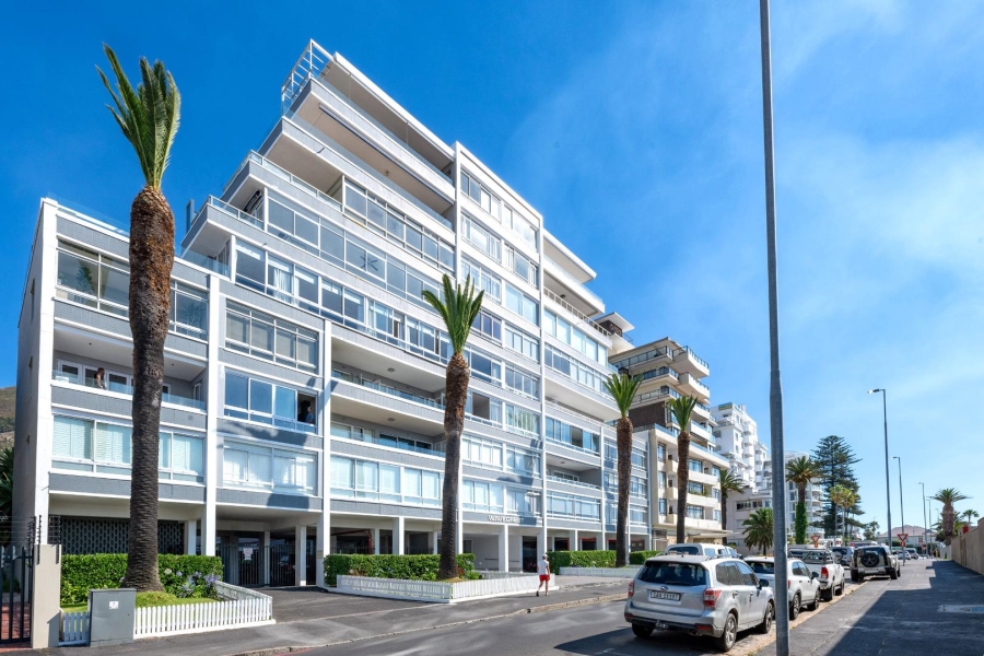 2 Bedroom Property for Sale in Sea Point Western Cape